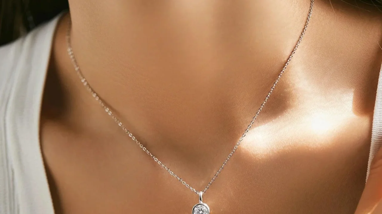 Moissanite Pendants: Dazzling Necklaces That Outshine Diamonds